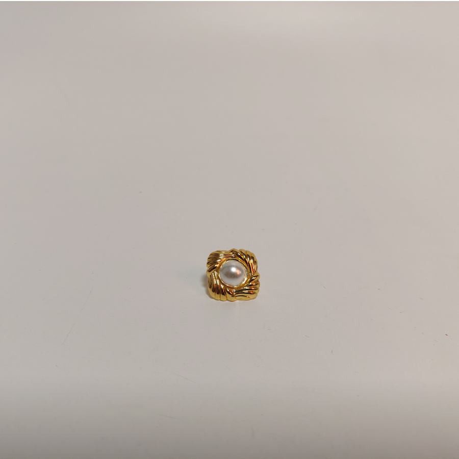 Baroque Pearl Earrings Vintage Hollow Circle Design