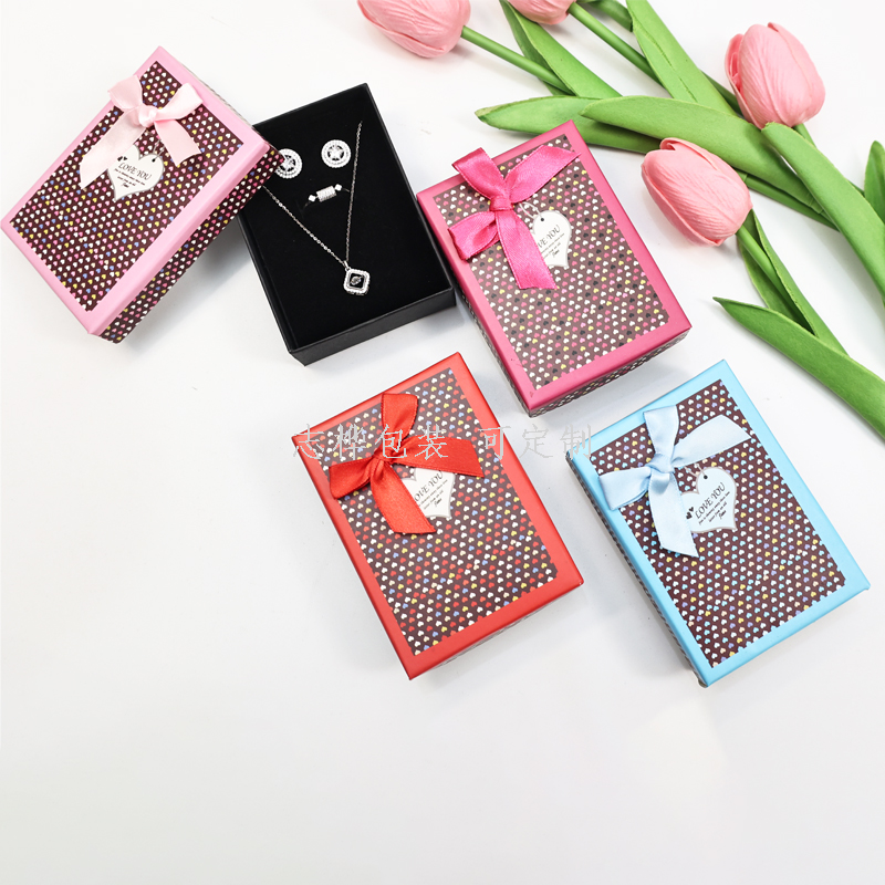 Wholesale Heart-Shaped Jewelry Boxes | Bulk Black Velvet Necklace Boxes for Valentine's Day & Mother