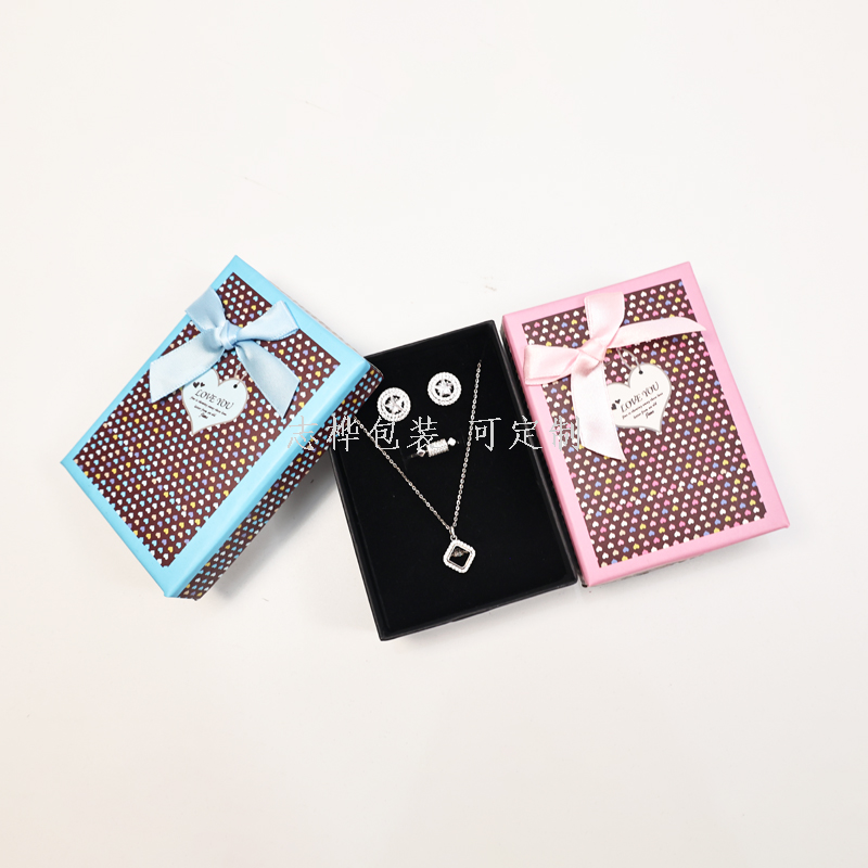 Wholesale Heart-Shaped Jewelry Boxes | Bulk Black Velvet Necklace Boxes for Valentine's Day & Mother