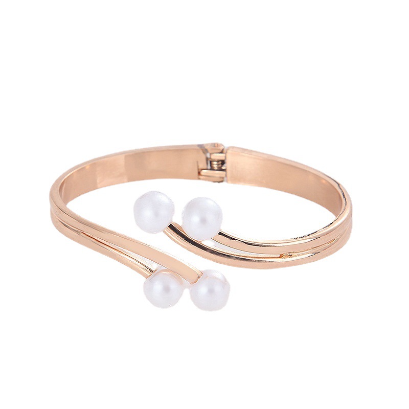 Wholesale Luxury Double-Layer Pearl Metal Curtain Tiebacks with Wings | Factory Direct from DaYiwu