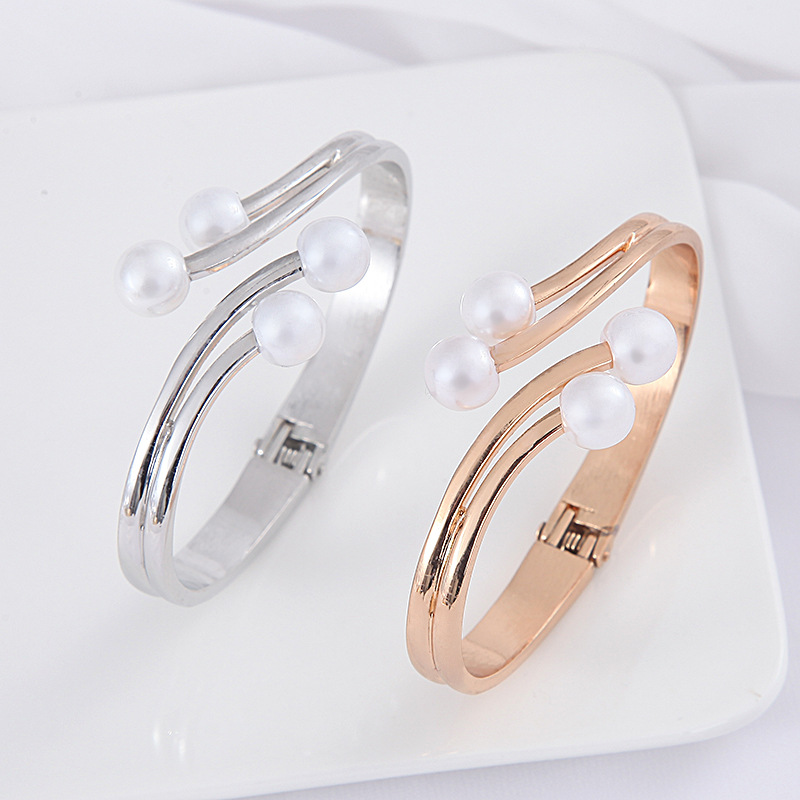 Wholesale Luxury Double-Layer Pearl Metal Curtain Tiebacks with Wings | Factory Direct from DaYiwu