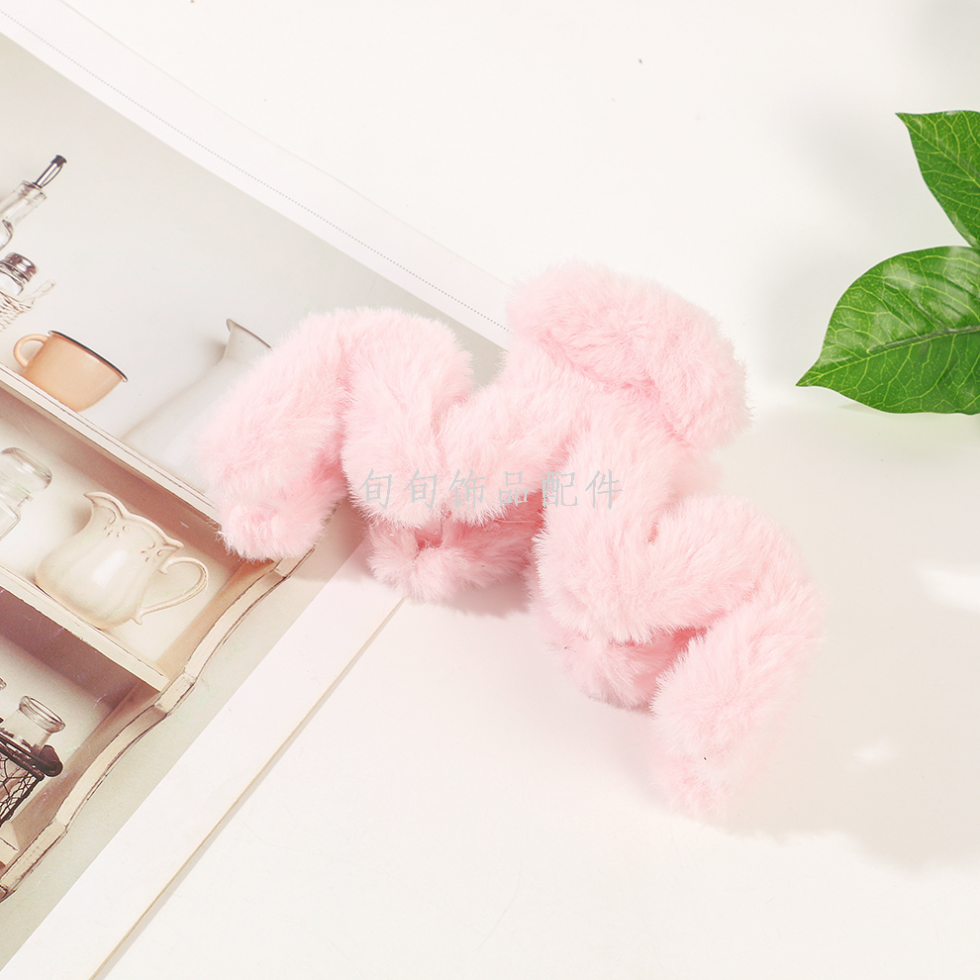 Wholesale Velvet Hair Claw Clips for Women 2026 Collection - image 6