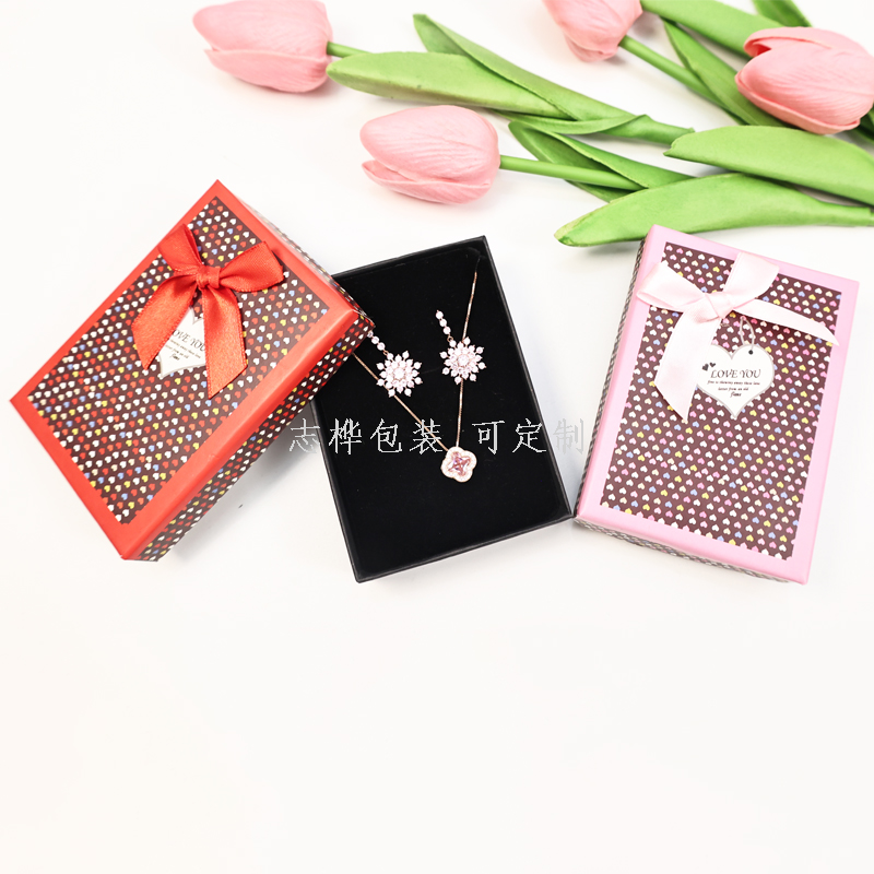 Wholesale Heart-Shaped Jewelry Boxes | Bulk Black Velvet Necklace Boxes for Valentine's Day & Mother