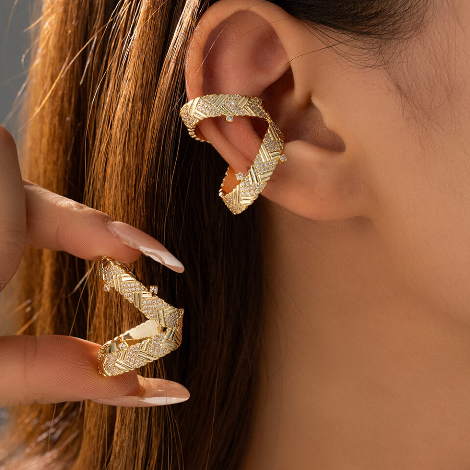 Wholesale V-Shape Cubic Zirconia Ear Clips for Women - Detail 1